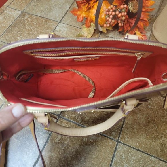 DOONEY AND BOURKE BLACK PATENT DOMED SATCHEL - Picture 2 of 2